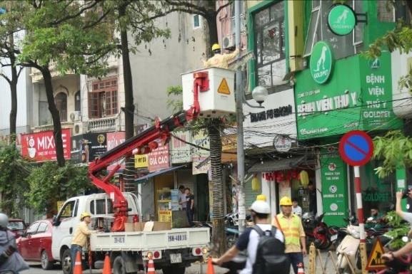 Hà Nội chỉnh trang hạ tầng đô thị chào mừng 50 năm Ngày Giải phóng miền Nam