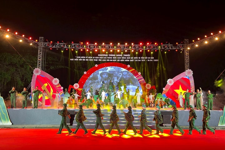 Lạng Sơn tổ chức văn nghệ chào mừng 50 năm Ngày giải phóng miền Nam