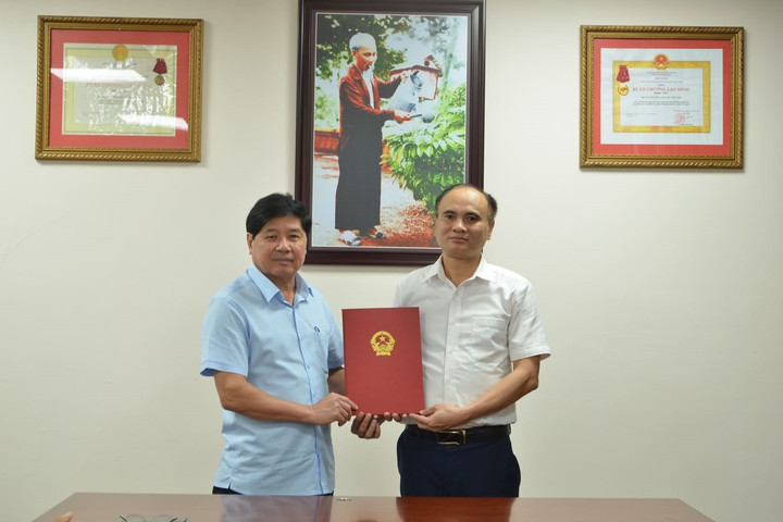 Ông Lê Văn Thơm làm Tổng Biên tập Tạp chí Kinh tế nông thôn