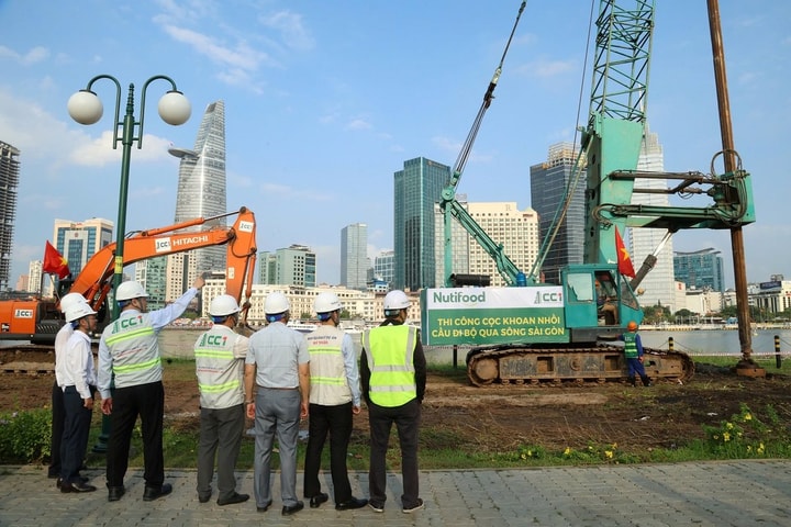 Dự án cầu đi bộ qua sông Sài Gòn chính thức khoan mũi cọc đầu tiên