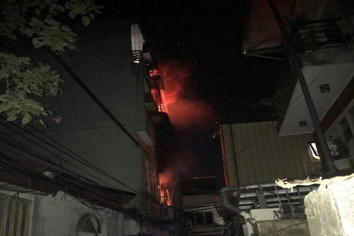 Hà Nội: Khẩn trương khắc phục hậu quả vụ cháy nhà tại phố Định Công Hạ