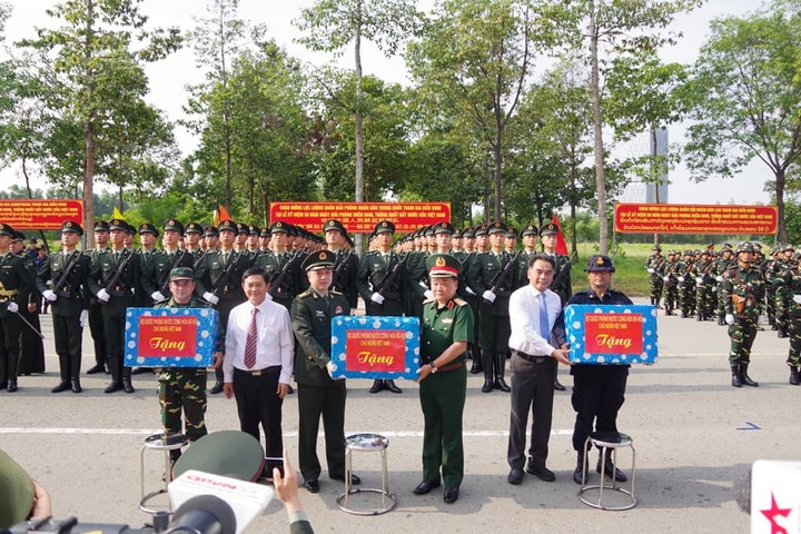 ​Các đoàn Quân đội nước bạn bày tỏ vinh dự tham gia diễu binh dịp Đại lễ 30/4