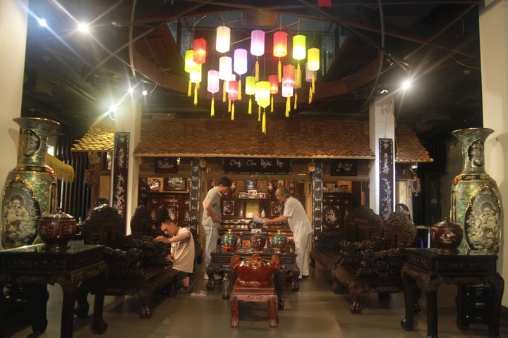 Trải nghiệm nghề khảm trai Chuyên Mỹ tại phố cổ