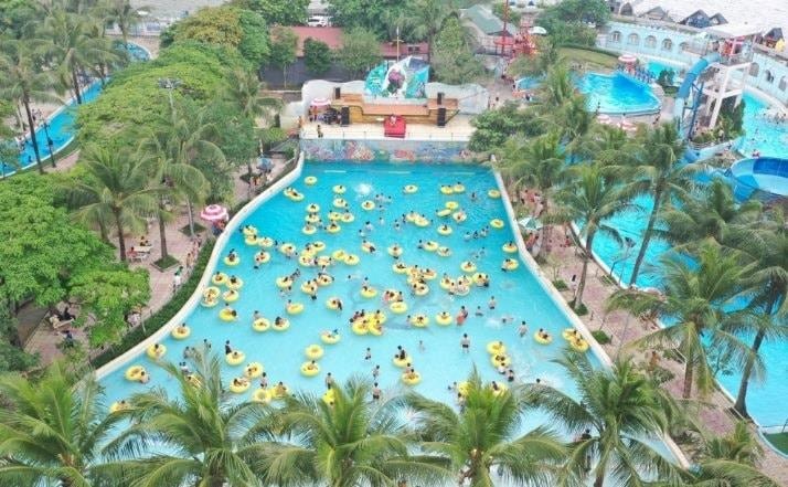 Công viên nước Hồ Tây mở cửa đón nắng hè
