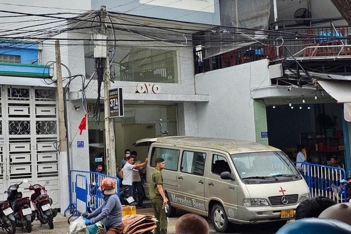 Điều tra vụ hai vợ chồng và con nhỏ tử vong bất thường