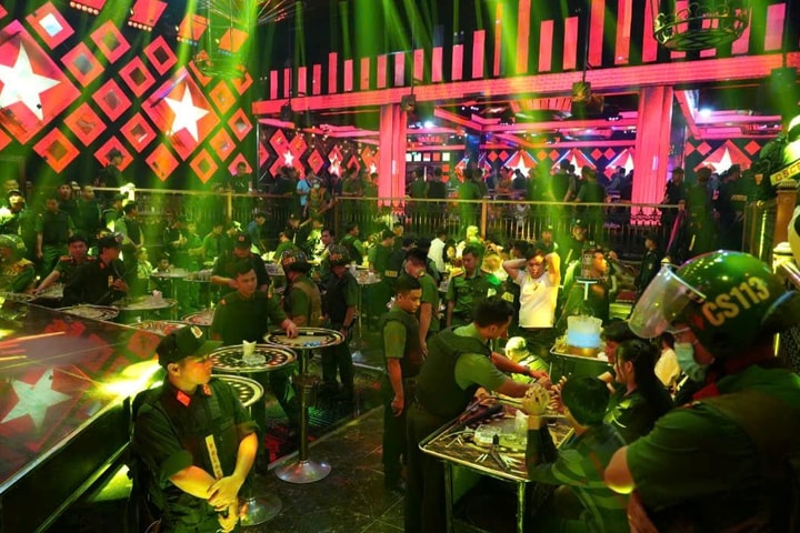 Đột kích quán bar Paris Night Club, phát hiện hàng chục người dương tính với ma túy