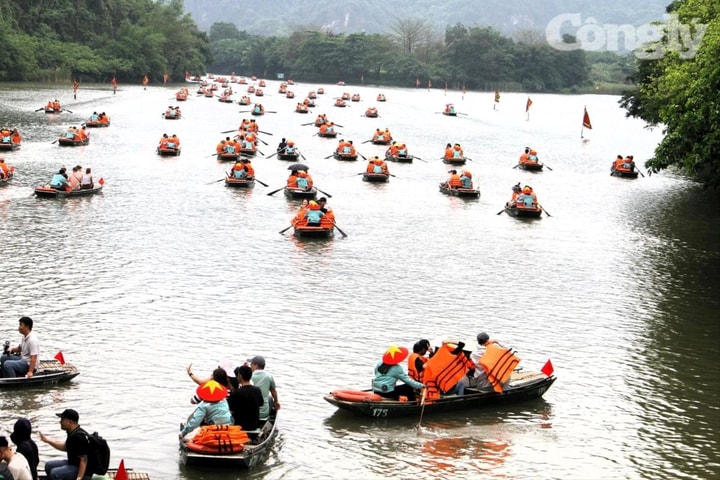 Ninh Bình thu hơn 1.000 tỷ đồng dịp lễ 30/4 - 01/5