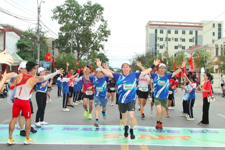 2.000 người tham gia Giải chạy bán Marathon mở rộng tại Hải Phòng