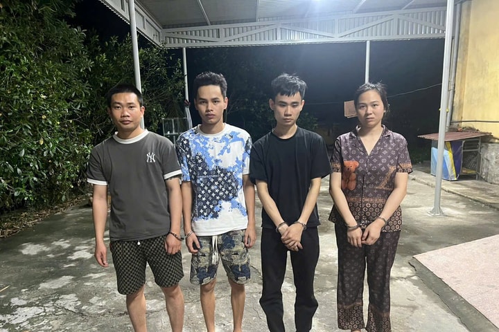 Công an đột kích nhà trọ, thu giữ ma túy và vũ khí quân dụng