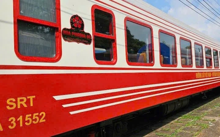 Tàu Hoa Phượng Đỏ: Trải nghiệm sang trọng trên tuyến Hà Nội - Hải Phòng