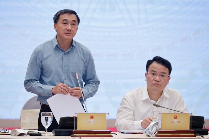 Miễn viện phí, giảm chênh lệch giàu nghèo