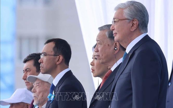 Tổng Bí thư Tô Lâm dự Lễ duyệt binh Kỷ niệm 80 năm Ngày Chiến thắng phát xít tại Kazakhstan