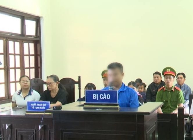 Cán bộ địa chính xã làm giả giấy tờ, nhận hối lộ