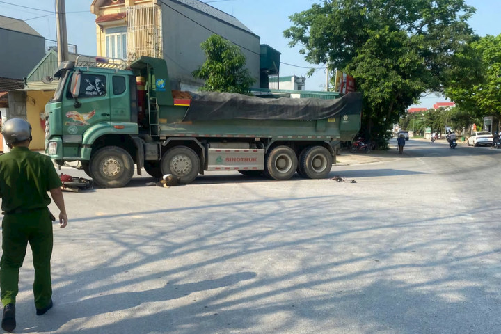 Người phụ nữ tử vong thương tâm dưới gầm xe tải