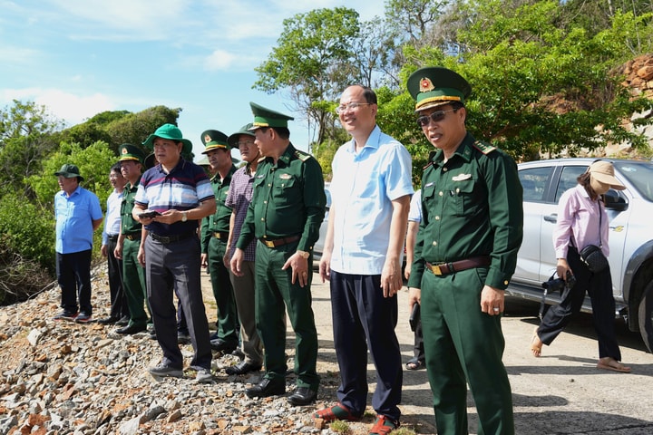 Bảo vệ vững chắc chủ quyền an ninh biên giới vùng biển, đảo