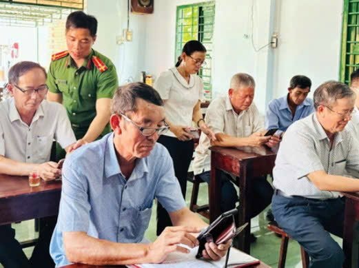 Ninh Thuận: Người dân tham gia góp ý sửa đổi, bổ sung một số điều của Hiến pháp năm 2013