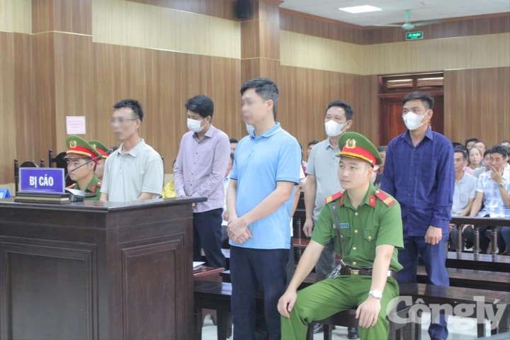 Hình ảnh phiên tòa xét xử cựu Chủ tịch, Phó Chủ tịch UBND huyện Quảng Xương