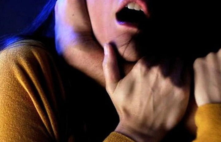 Thiếu nữ lớp 8 sát hại mẹ nuôi để tự do quan hệ với 2 người bạn trai