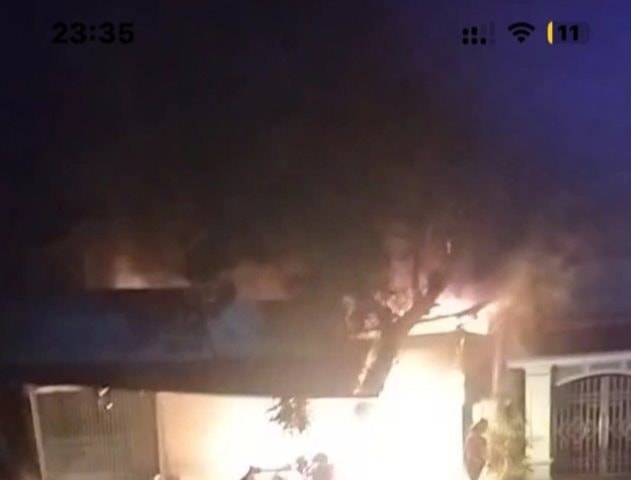 Cháy nhà dữ dội trong đêm, một người tử vong