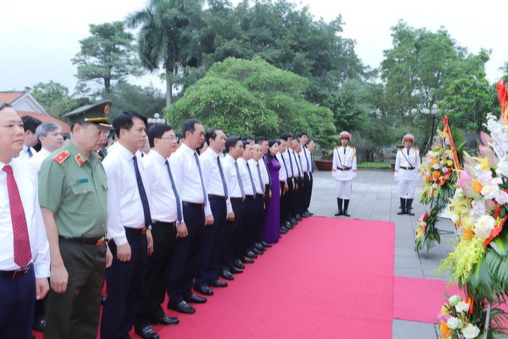 Thanh Hóa dâng hương nhân kỷ niệm 135 ngày sinh Chủ tịch Hồ Chí Minh