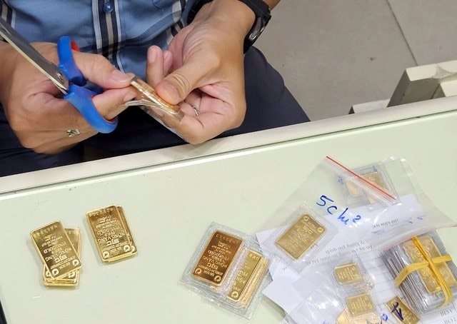 Giá vàng hôm nay 20/5: Bất ngờ đi ngang