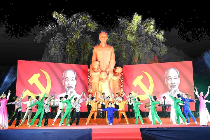 Bình Thuận kỷ niệm 135 năm Ngày sinh Chủ tịch Hồ Chí Minh