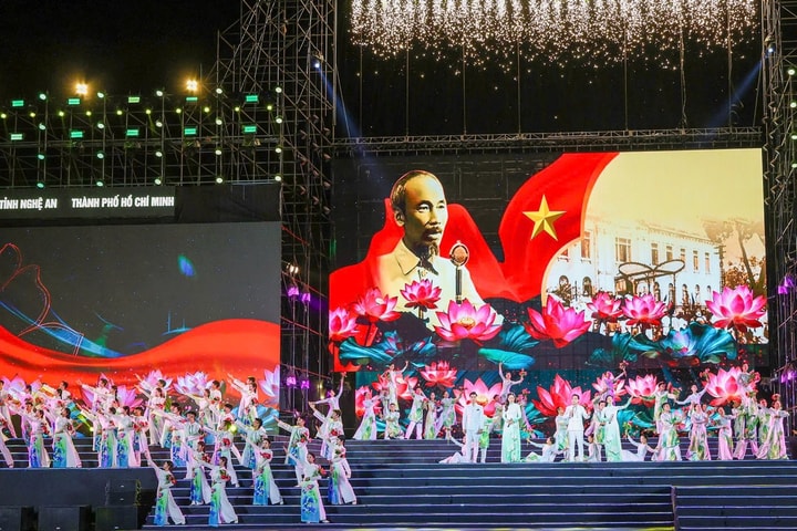 Bế mạc Lễ hội Làng Sen 2025 “Hồ Chí Minh - Người là niềm tin tất thắng"