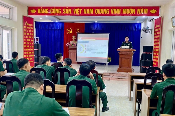 Quân sự Cát Hải phối hợp với Tòa án Quân sự Quân khu 3 tuyên truyền pháp luật