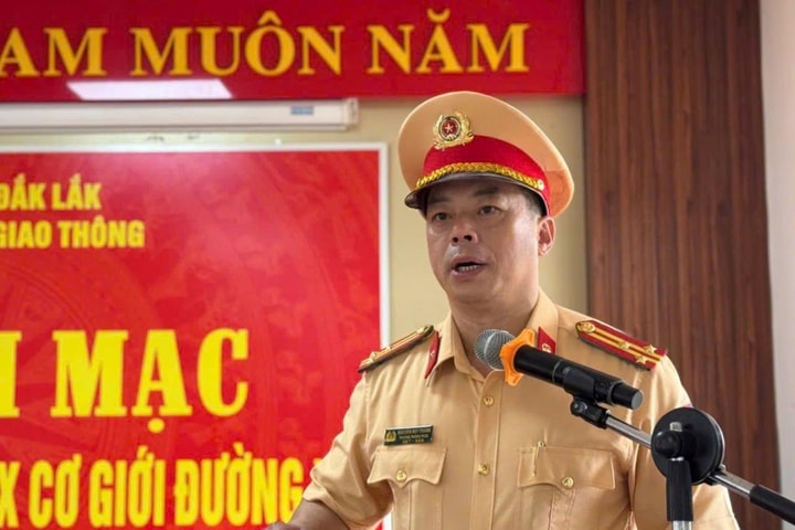 Đắk Lắk: Cảnh sát giao thông trực tiếp sát hạch, cấp giấy phép lái xe ô tô hạng B