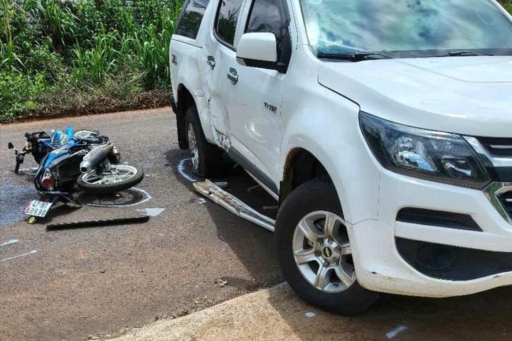 Va chạm với xe bán tải, nam thanh niên không qua khỏi