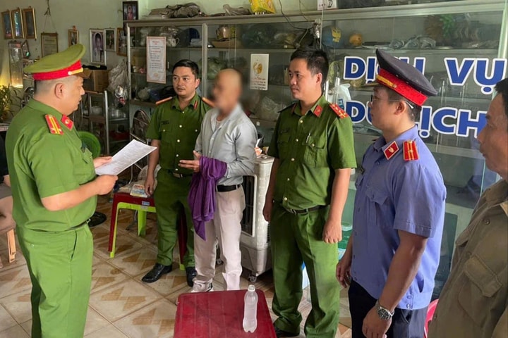 Triệt phá tụ điểm mua bán ma túy do hai vợ chồng điều hành