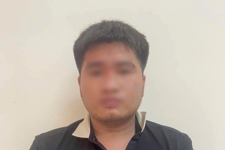 Dùng kim tiêm đâm học sinh rồi quay clip... cho vui