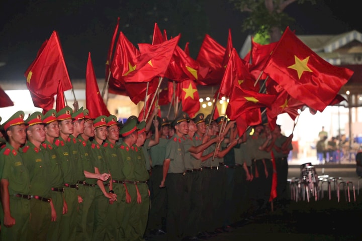 Phát động thi đua tập luyện diễu binh, diễu hành mừng 80 năm Quốc khánh