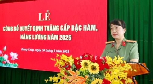Đồng Tháp: Thăng cấp bậc hàm, nâng lương cho 718 cán bộ, chiến sĩ Công an