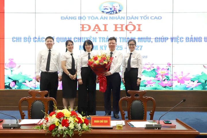 Đại hội Chi bộ các cơ quan chuyên trách tham mưu, giúp việc Đảng ủy TANDTC nhiệm kỳ 2025 - 2027