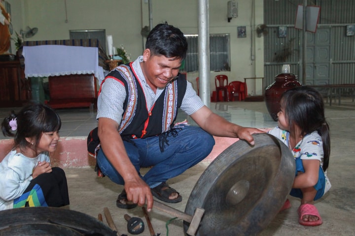 Giữ mãi âm vang cồng chiêng Tây Nguyên