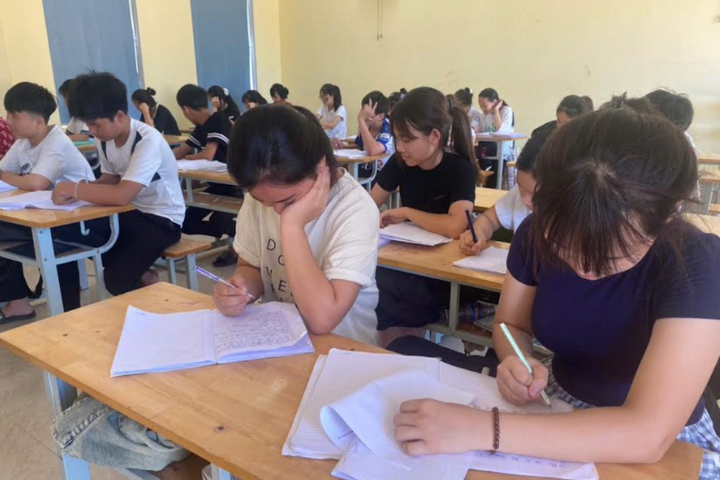 Cuộc đua lớp 10 ở miền quê trọng chữ
