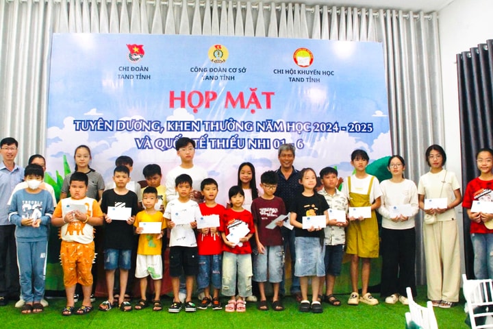 TAND tỉnh Sóc Trăng tuyên dương, khen thưởng học sinh đạt thành tích trong học tập