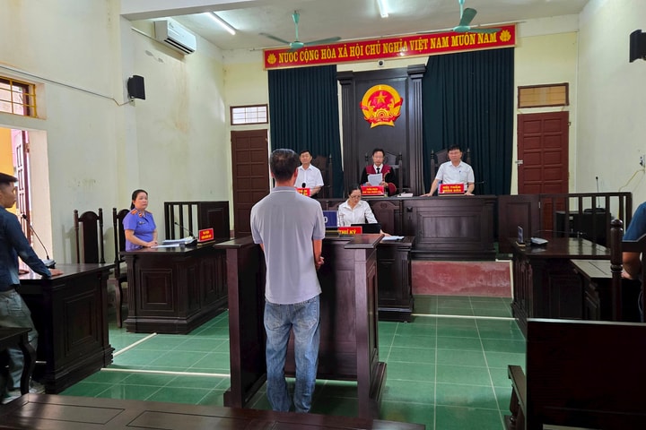 Lĩnh án vì đi xe máy thiếu quan sát khiến một phụ nữ tử vong