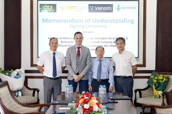 Techsmart Telecom hợp tác phát triển dự án công nghệ phức hợp