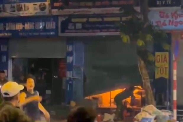Hà Nội: Xảy ra hỏa hoạn tại phố Nguyễn Thị Định