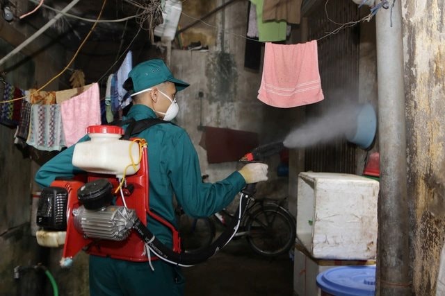 Hà Nội: Số ca mắc Covid-19 và sốt xuất huyết đã giảm