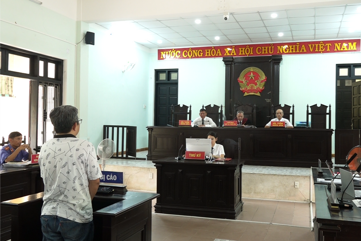 Xét xử vụ án tổ chức cho người khác xuất cảnh trái phép