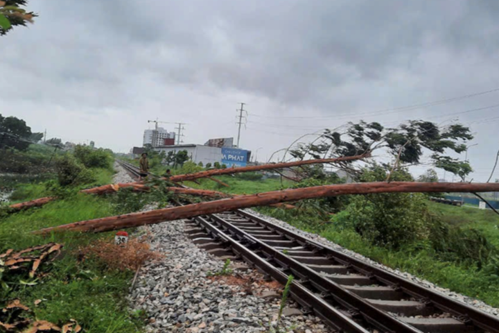 Cục Đường sắt Việt Nam yêu cầu kiểm tra, gia cố các vị trí xung yếu để ứng phó mưa bão