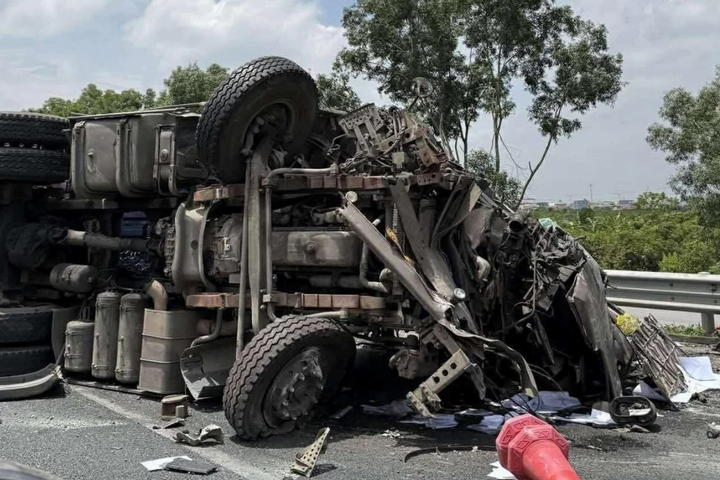 Điều tra vụ tai nạn kinh hoàng trên cao tốc Hà Nội - Hải Phòng
