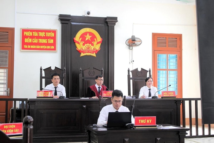 TAND huyện Kim Sơn tổ chức phiên tòa rút kinh nghiệm trực tuyến