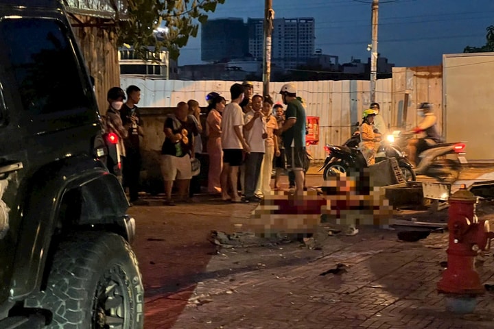 Ô tô tông loạt xe máy khiến 2 phụ nữ tử vong ở TP.Hồ Chí Minh