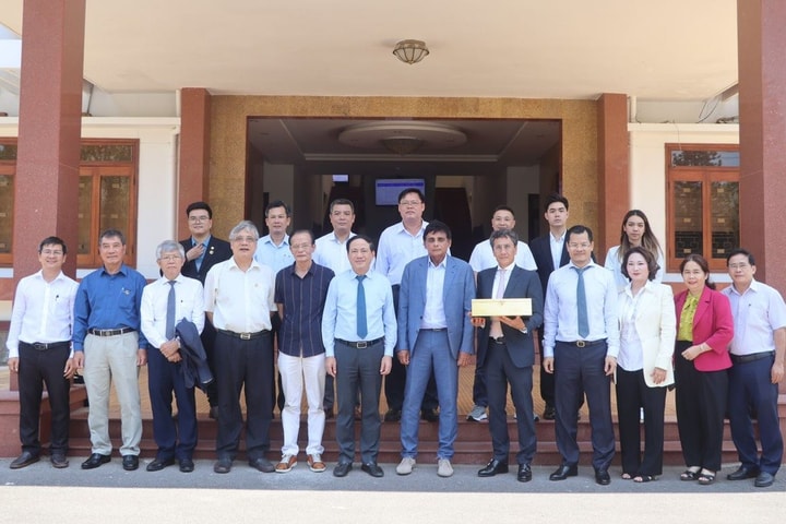 Bình Định làm việc với nhà đầu tư về dự án khu nghỉ dưỡng cao cấp và siêu du thuyền