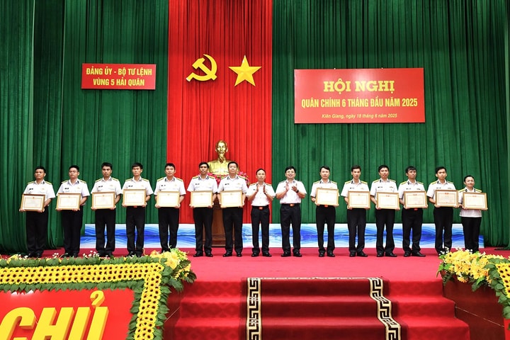 Vùng 5 Hải quân tổ chức hội nghị quân chính 6 tháng đầu năm