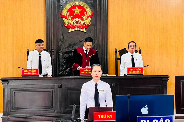 TAND TP. Bến Cát tổ chức phiên tòa hình sự trực tuyến rút kinh nghiệm